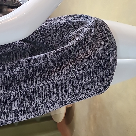 4/$20 Wilfred Free Top - Picture 3 of 7